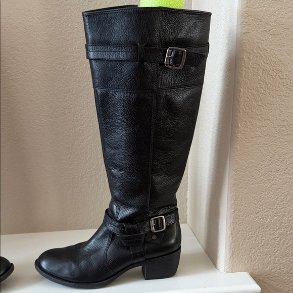 Nurture by Lamaze Black Over the Knee Boots - Picture 2 of 13